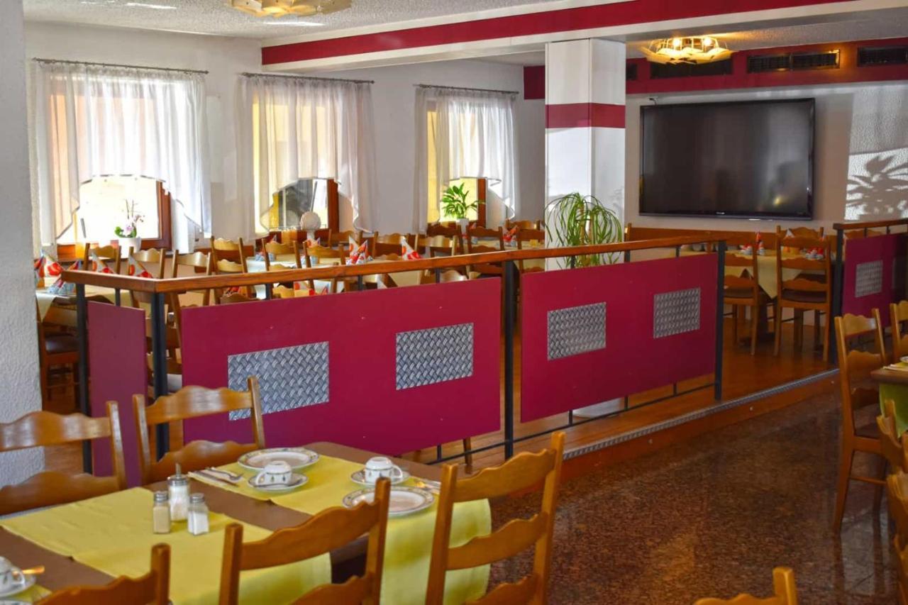 Hotel Und Restaurant Nehrener Hof Bagian luar foto