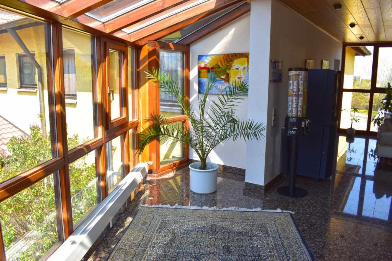 Hotel Und Restaurant Nehrener Hof Bagian luar foto