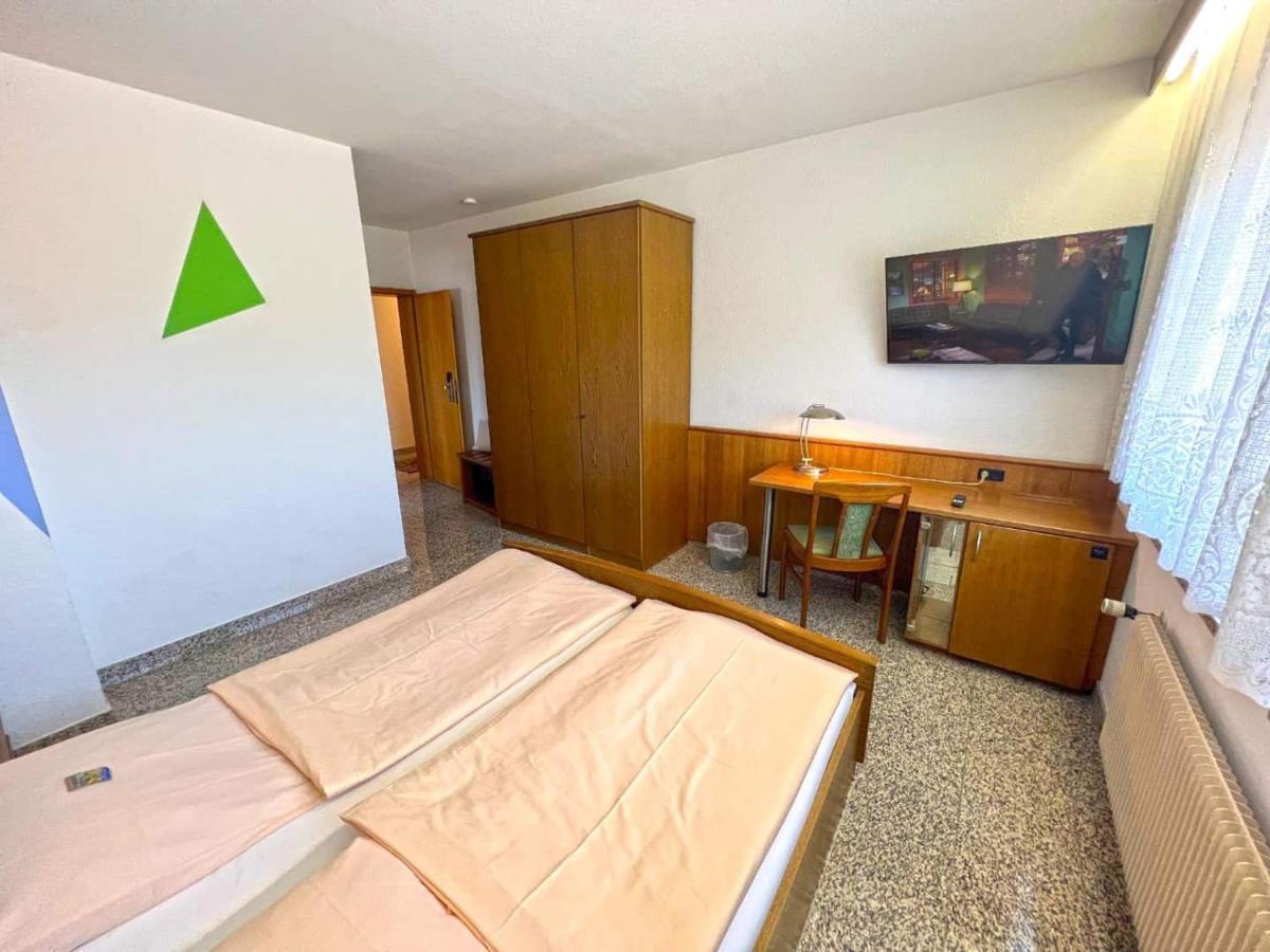 Hotel Und Restaurant Nehrener Hof Bagian luar foto