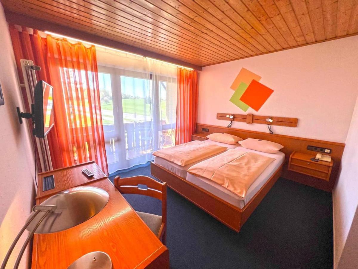 Hotel Und Restaurant Nehrener Hof Bagian luar foto