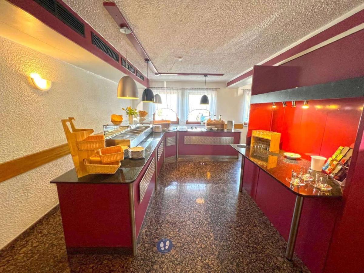 Hotel Und Restaurant Nehrener Hof Bagian luar foto