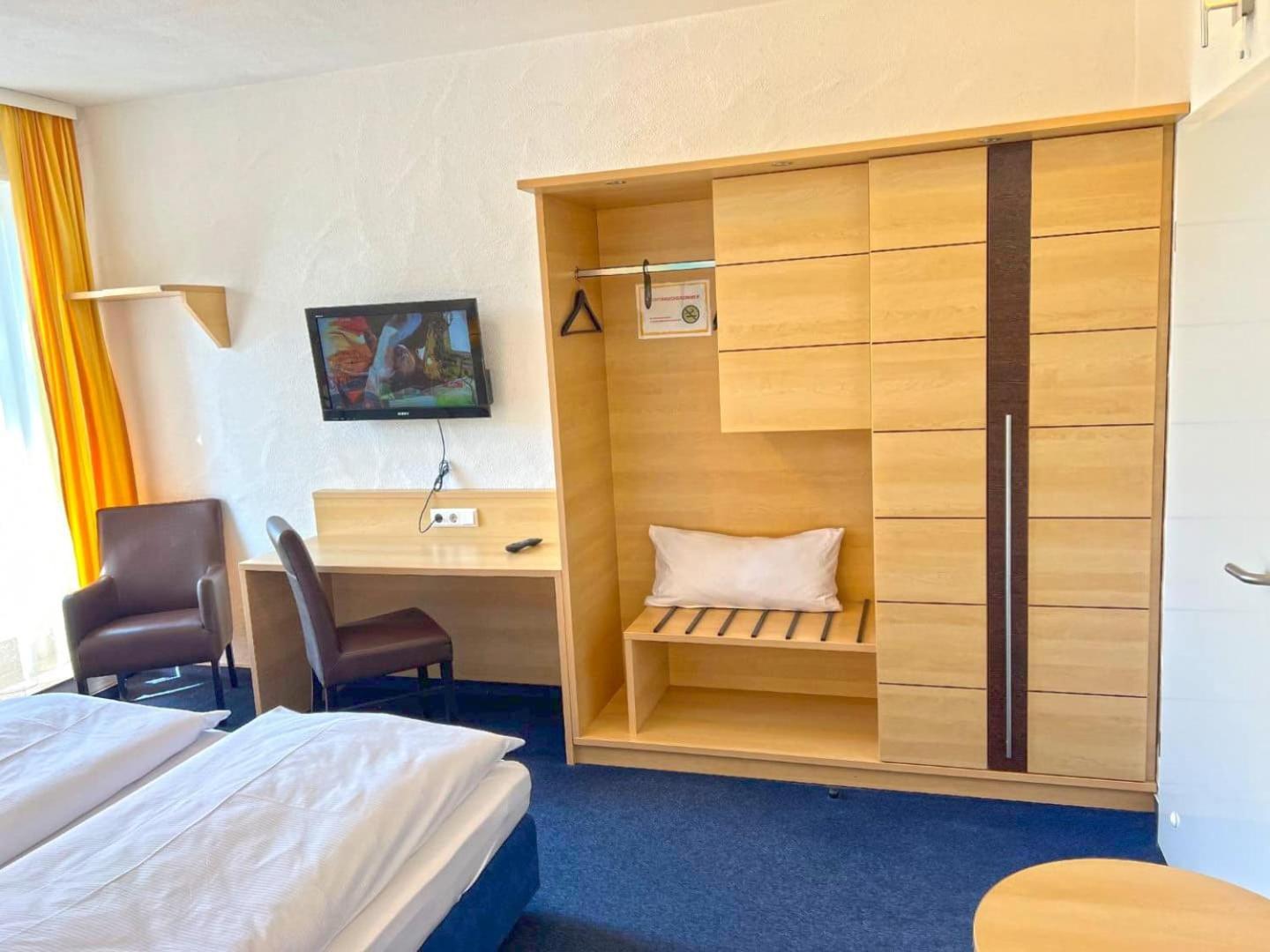 Hotel Und Restaurant Nehrener Hof Ruang foto